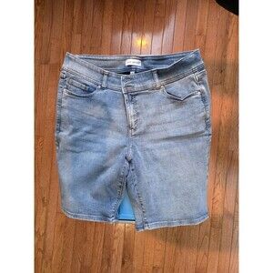 Lane Bryant Bermuda Blue Denim Shorts Regular Fit Button Zip Size 16 Women